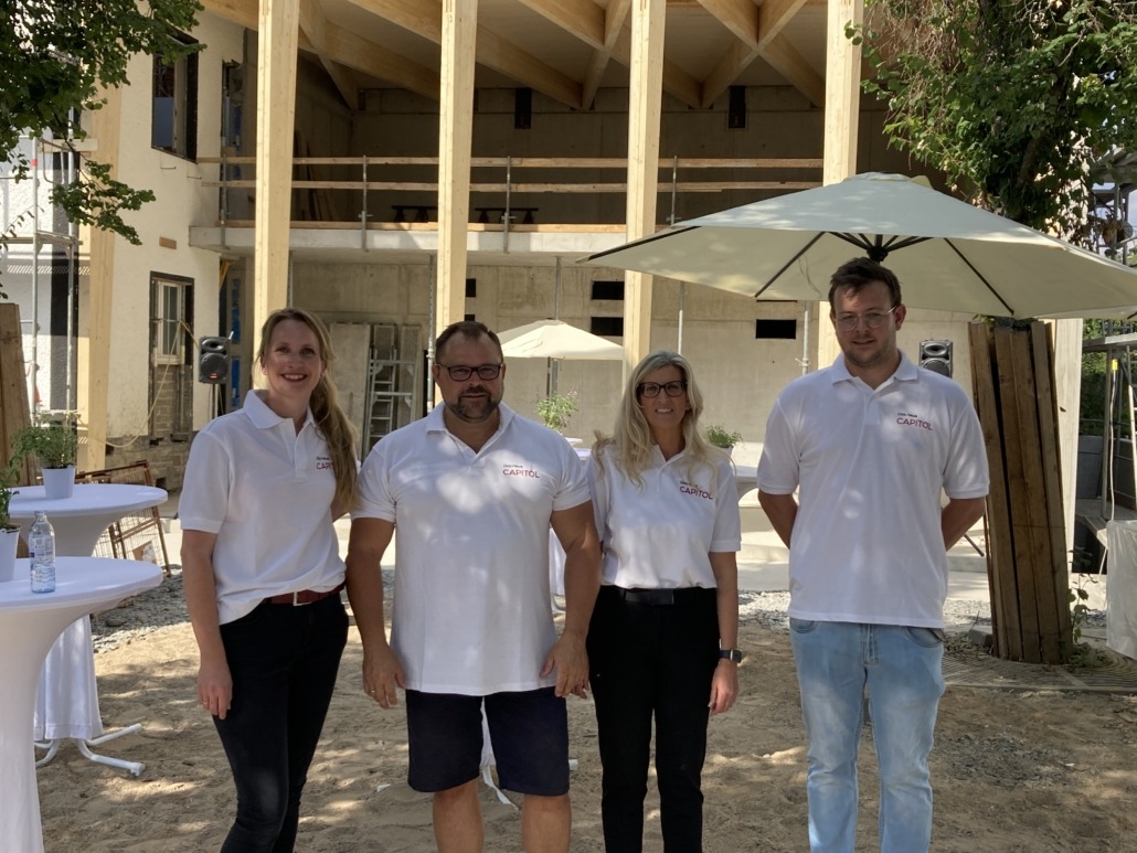 Topping-out ceremony – the team of the new Capitol in Bad Berleburg is in place